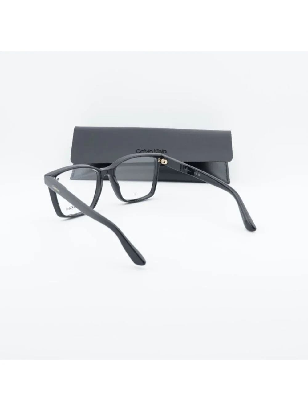Calvin Klein model ck25516